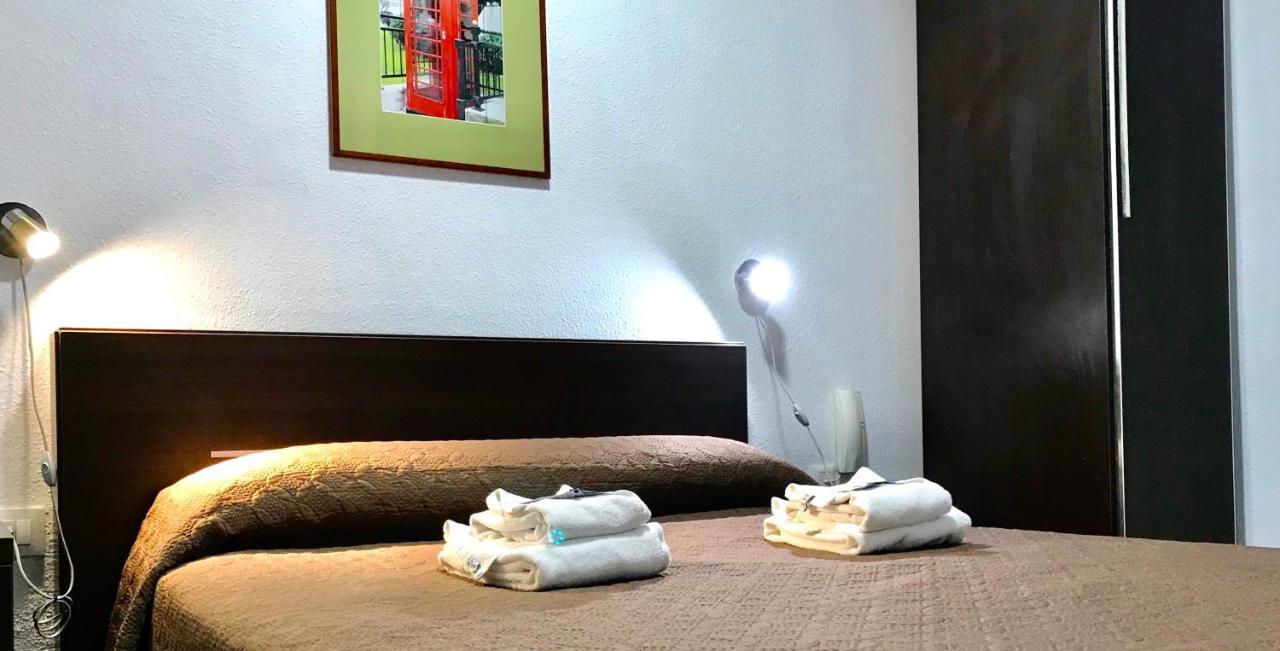 Hostal Carlos 2 Ла-Лінеа-де-ла-Консепсьйон Екстер'єр фото