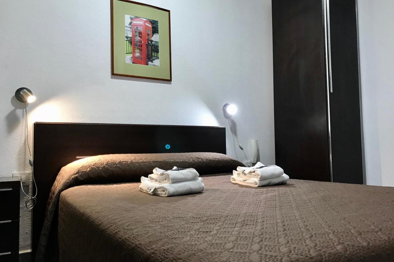 Hostal Carlos 2 Ла-Лінеа-де-ла-Консепсьйон Екстер'єр фото