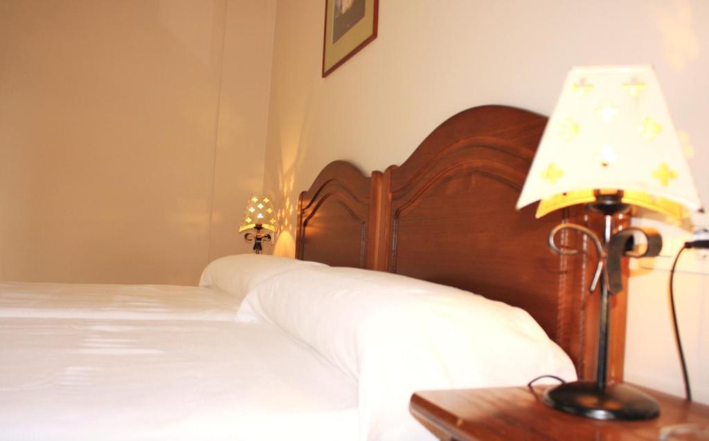 Hostal Carlos 2 Ла-Лінеа-де-ла-Консепсьйон Екстер'єр фото