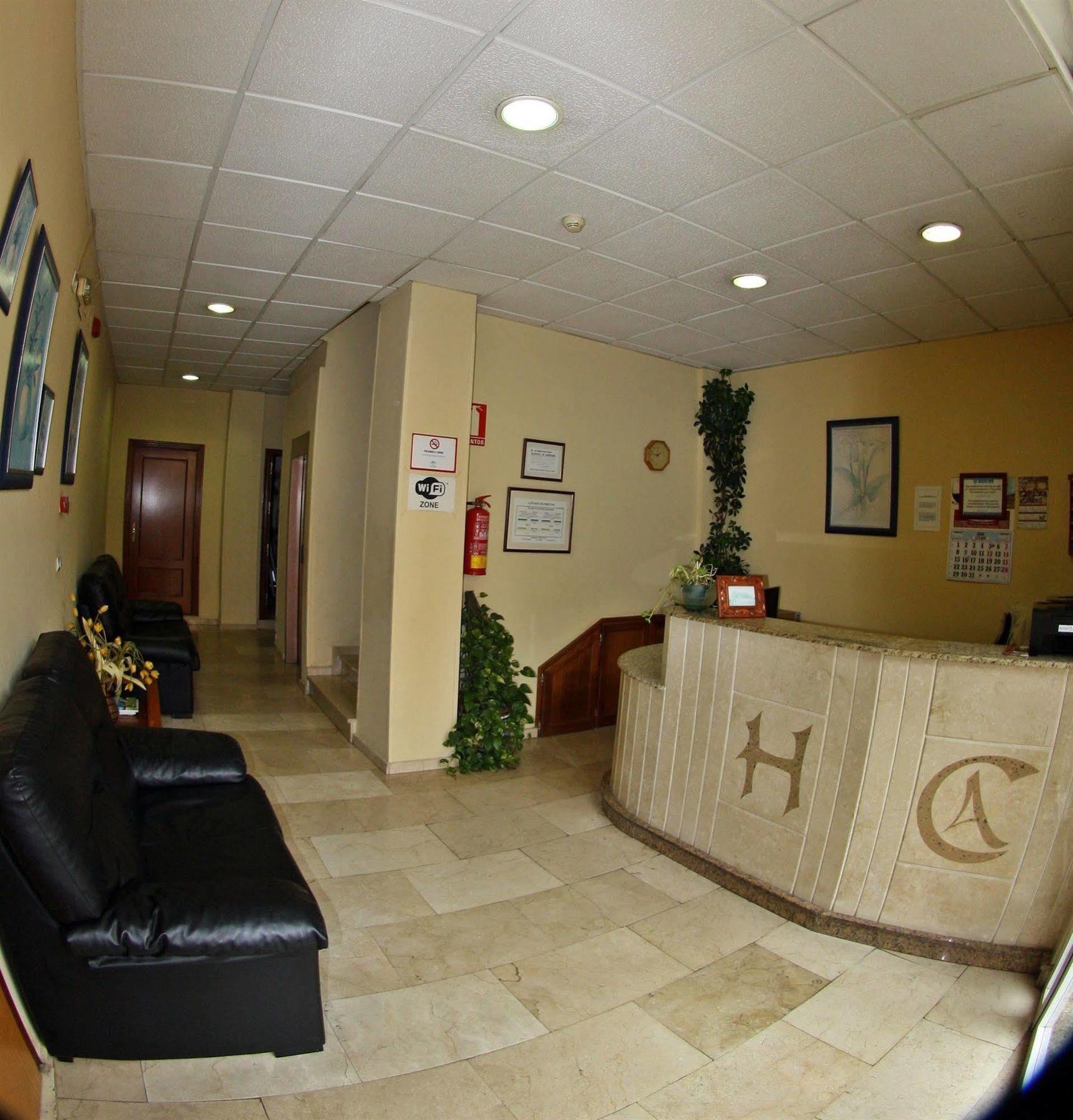 Hostal Carlos 2 Ла-Лінеа-де-ла-Консепсьйон Екстер'єр фото